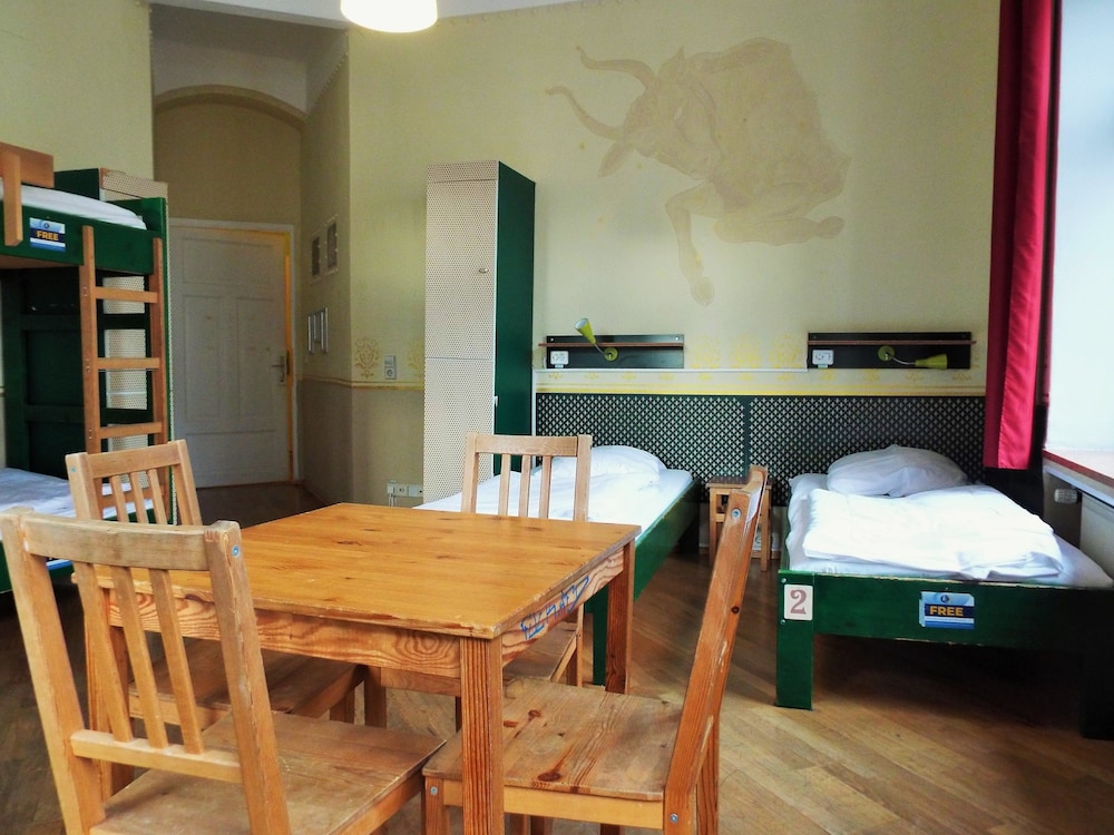 Hostel Mondpalast 64/73
