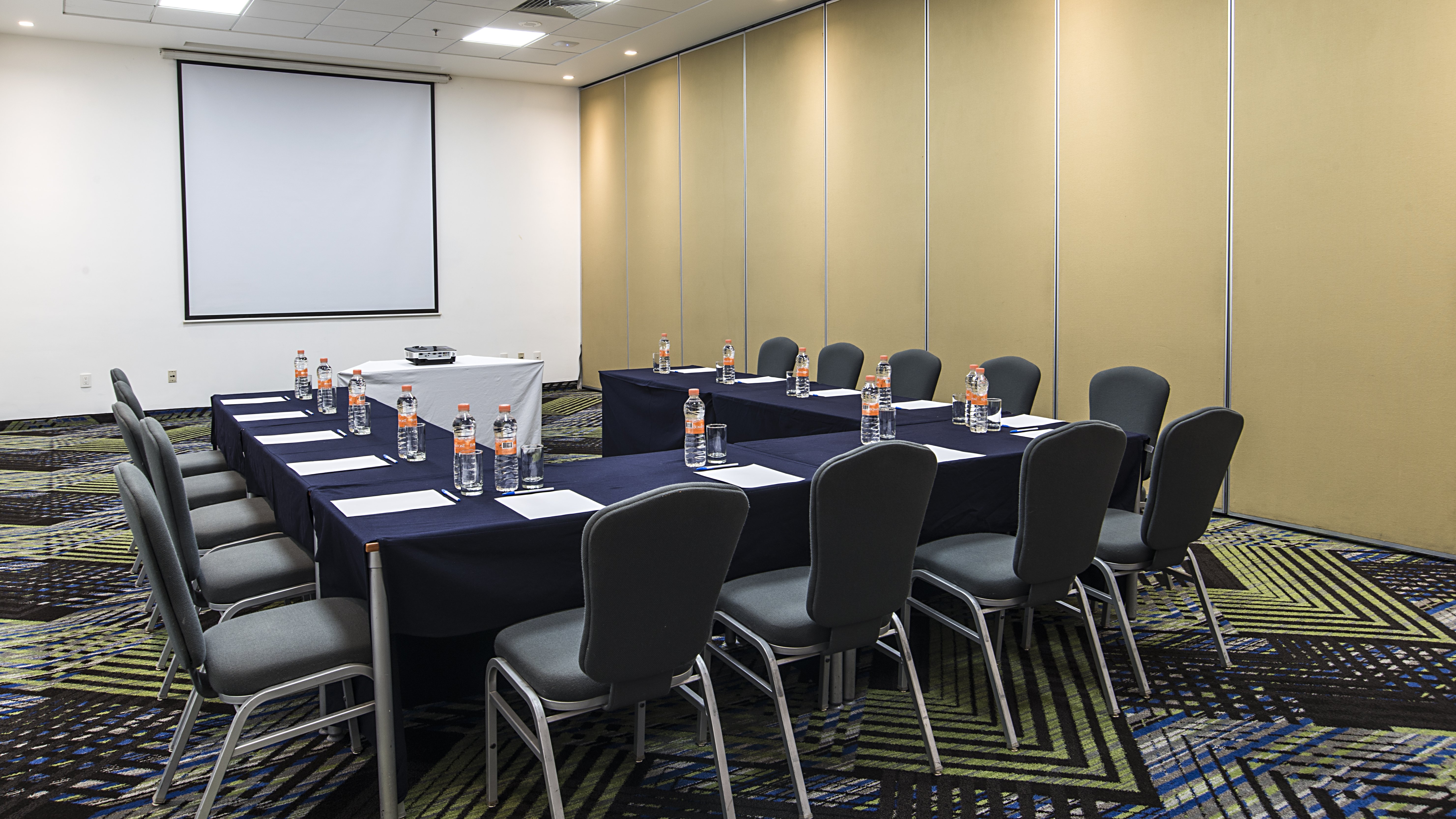 Holiday Inn Express Puebla 50/61