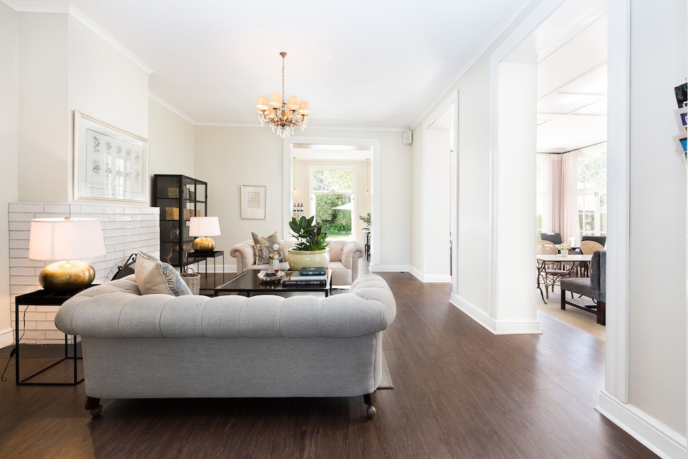 River Manor Boutique Hotel 42/58