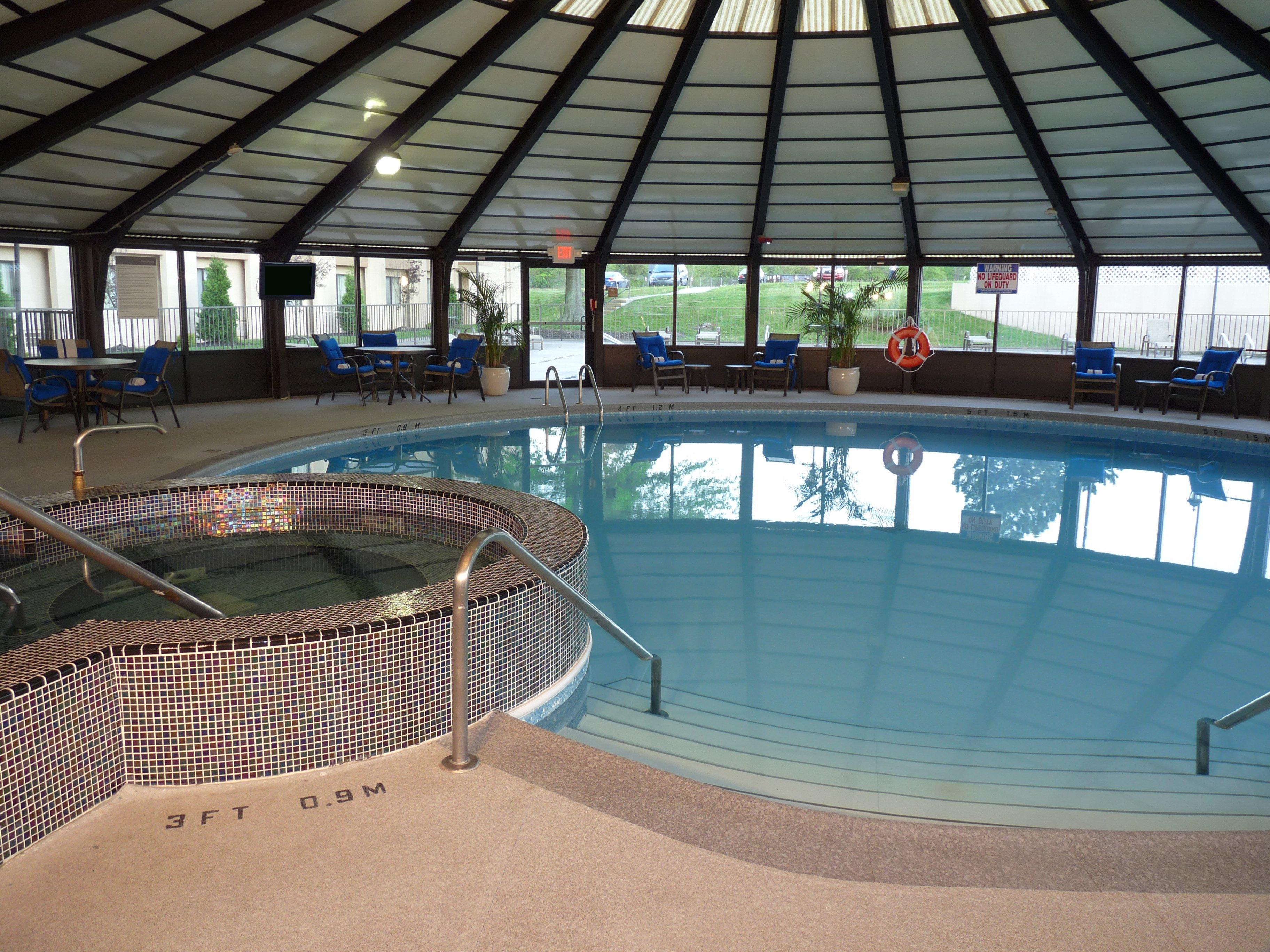Ramada by Wyndham Cleveland Independence 27/56