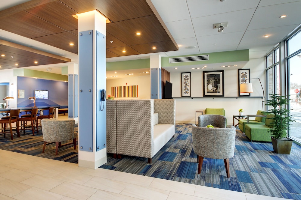 Holiday Inn Express & Suites GALESBURG 7/61