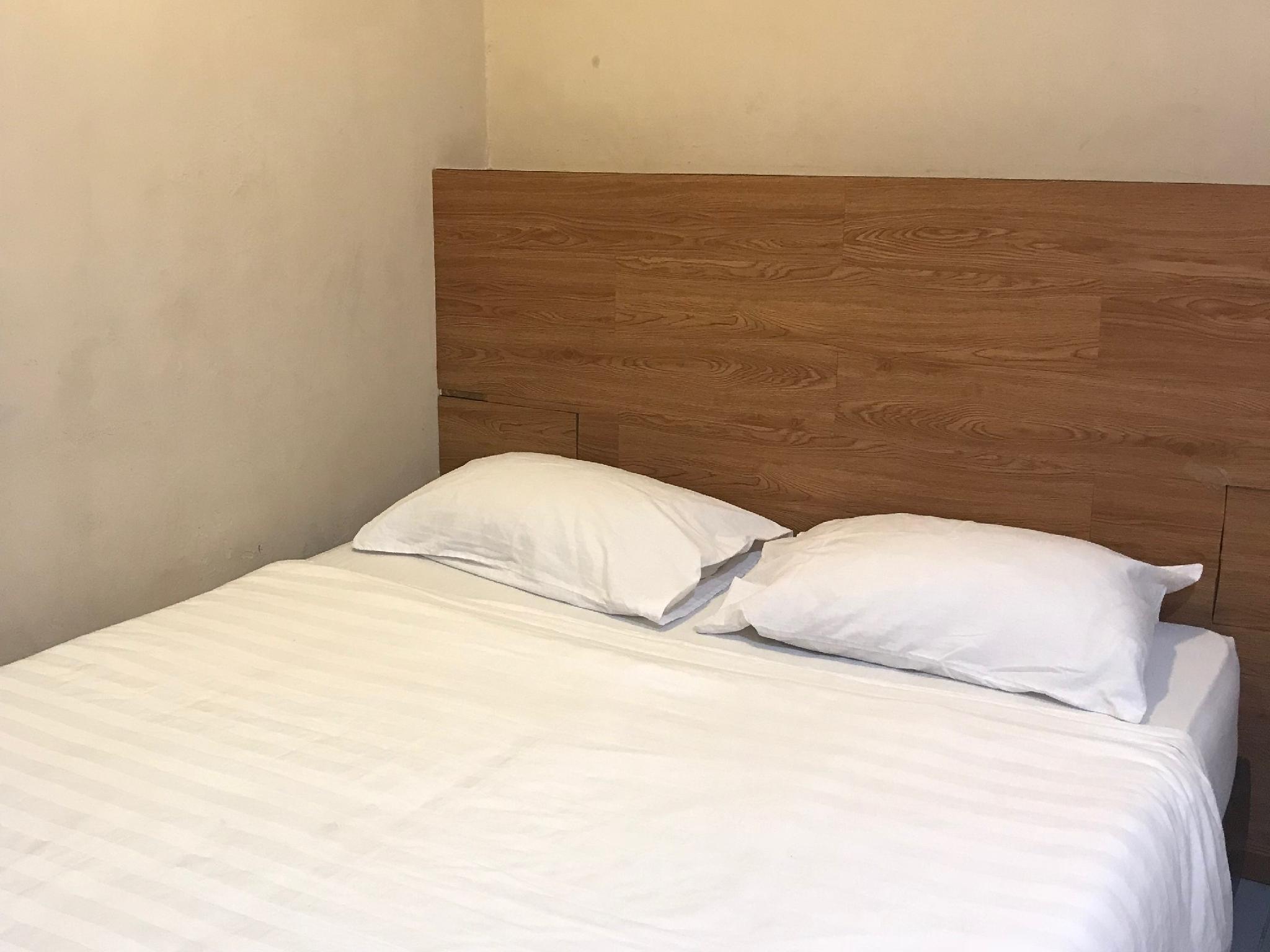 Standard, No Window