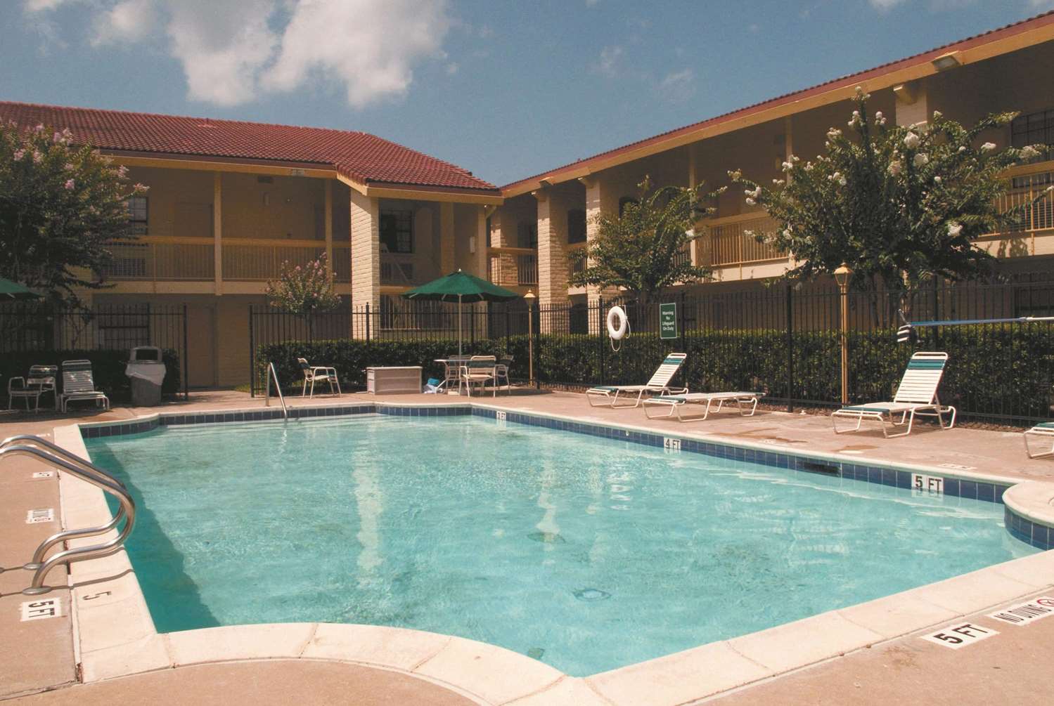 Baymont by Wyndham Houston La Porte 13/13