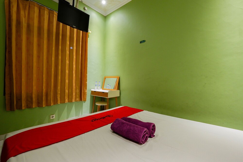 Reddoorz Near Universitas Diponegoro 2 8/30