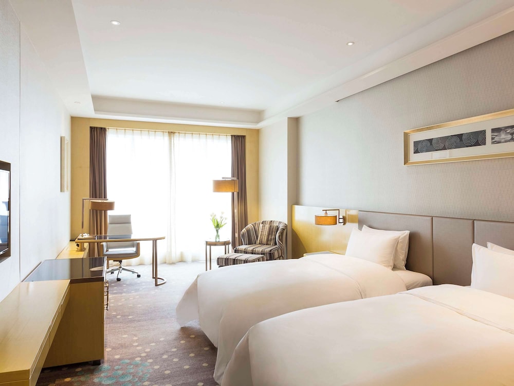 SUPERIOR, KING BED