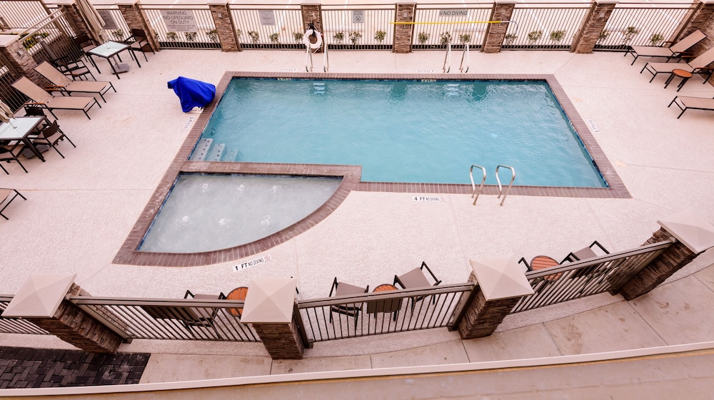 Courtyard By Marriott Lake Jackson 3/58