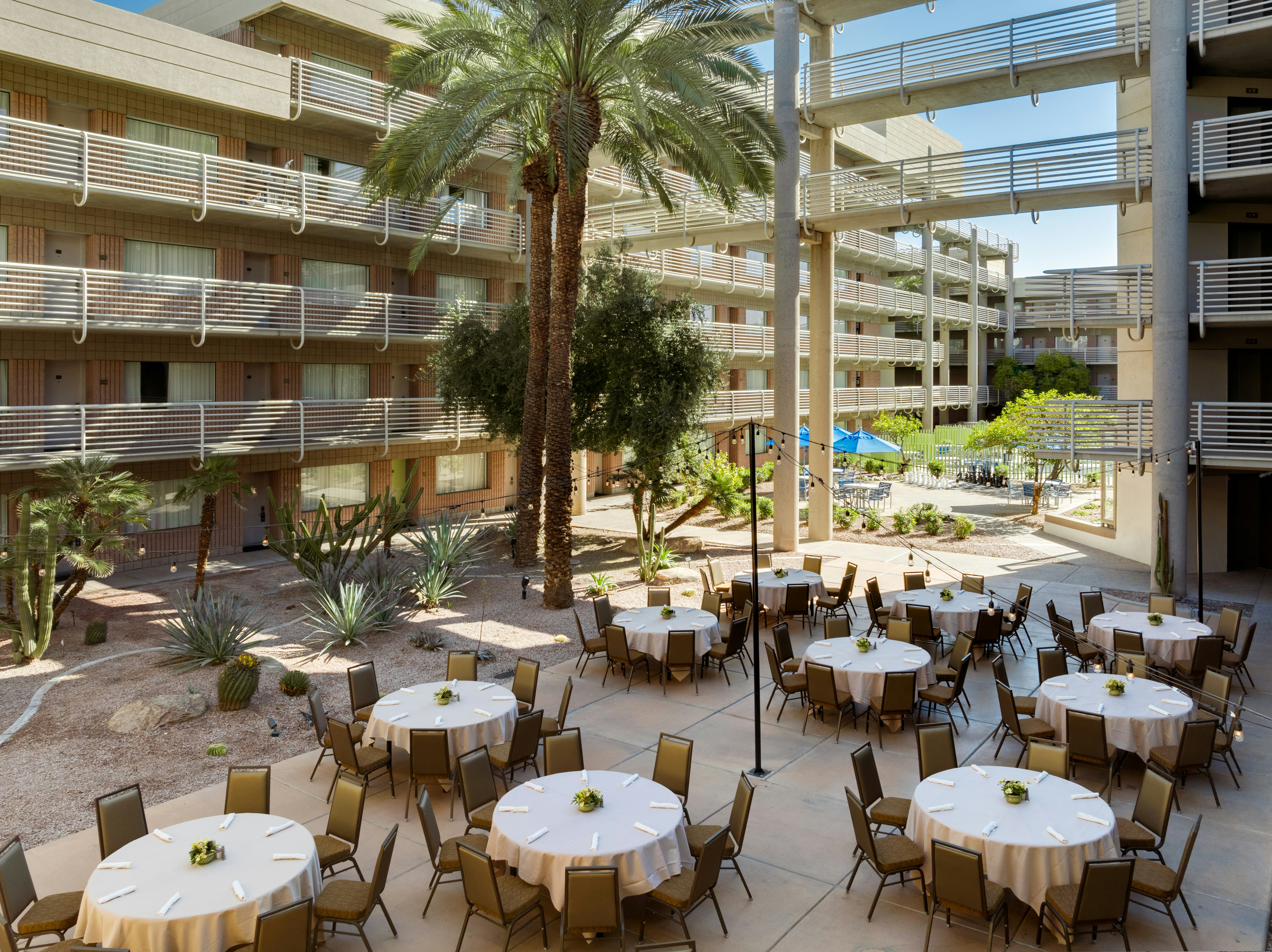 DoubleTree Suites by Hilton Hotel Phoenix 24/38
