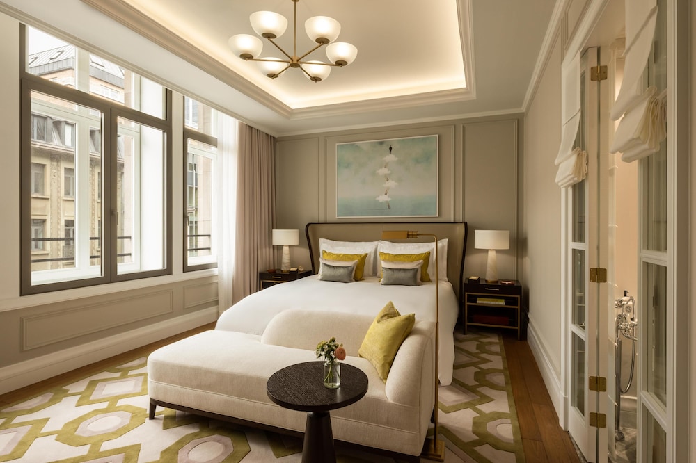 Grand, Suite, King Bed