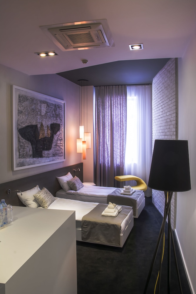 Eter Hotel 25/70