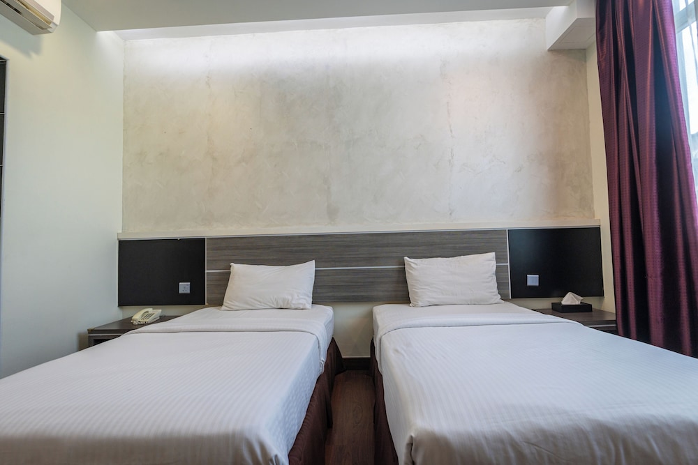 Indra Hotel 26/58