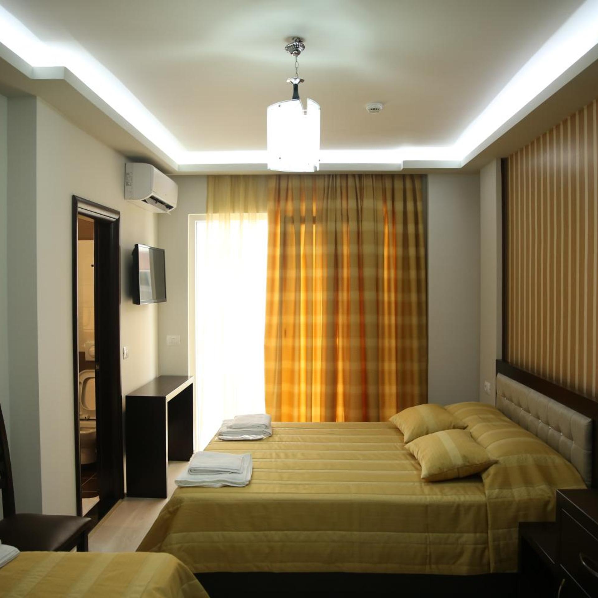 Hotel Pogradeci 36/55