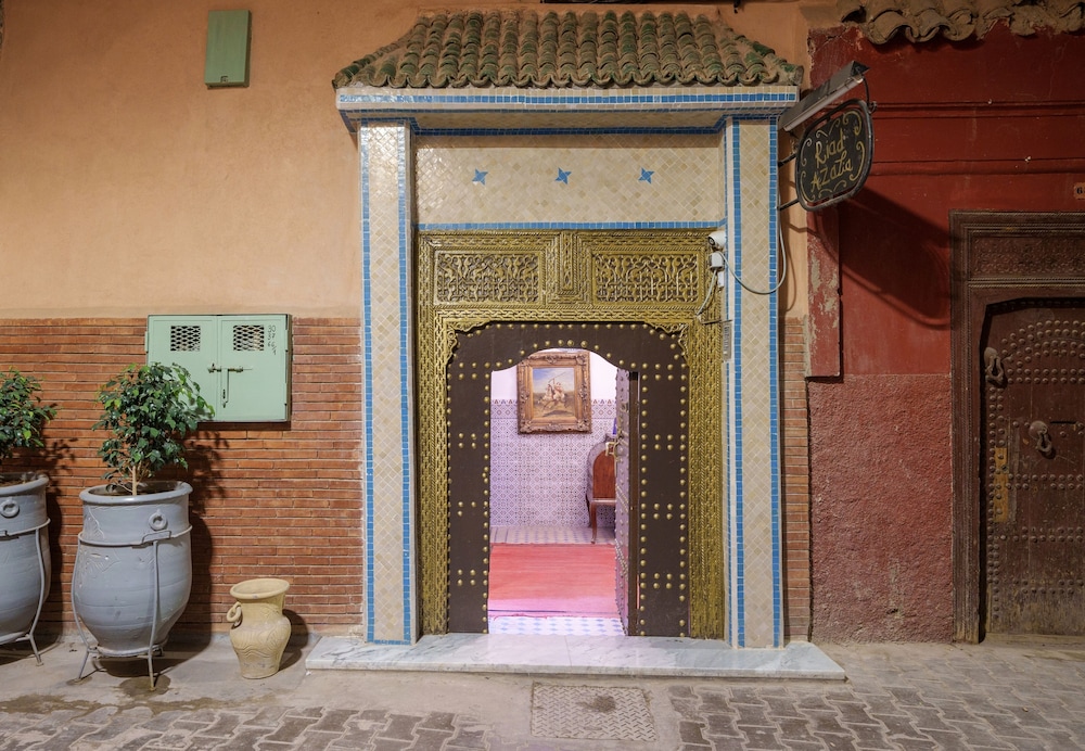 Riad Azalia 9/63