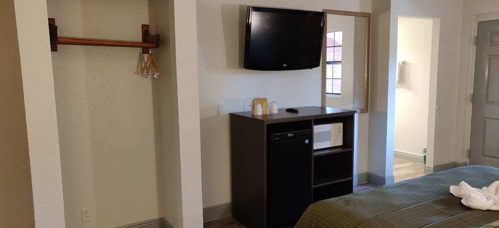 Rodeway Inn Near Ybor City - Casino photo2