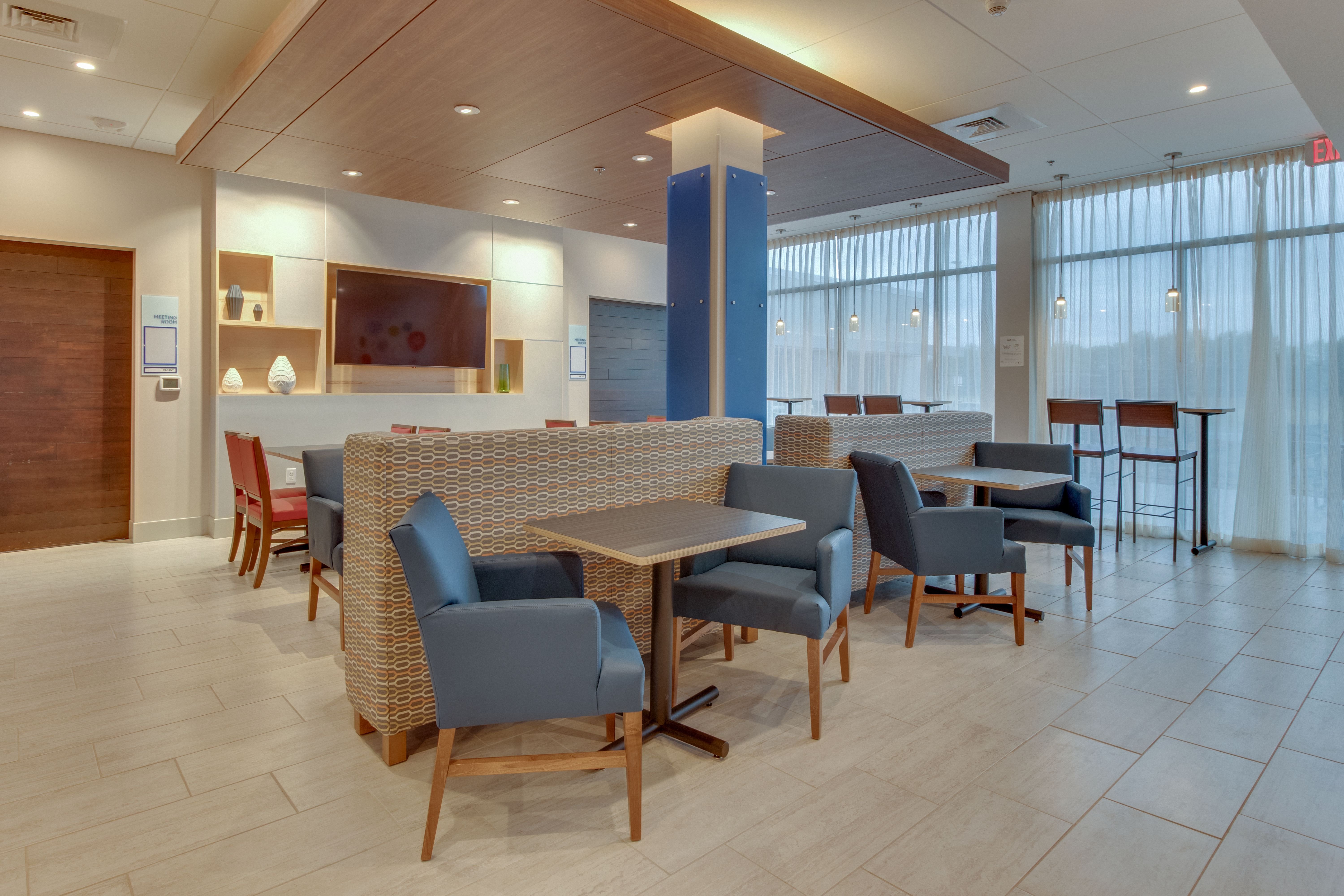 Holiday Inn Express & Suites Union City 31/47