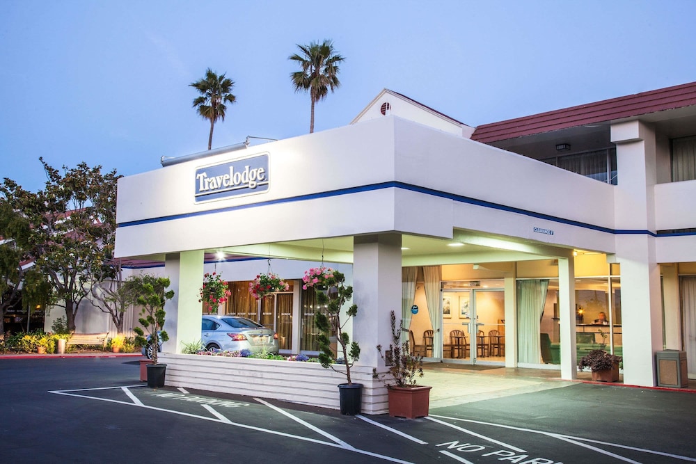 Travelodge By Wyndham Monterey Bay in MONTEREY - CA
