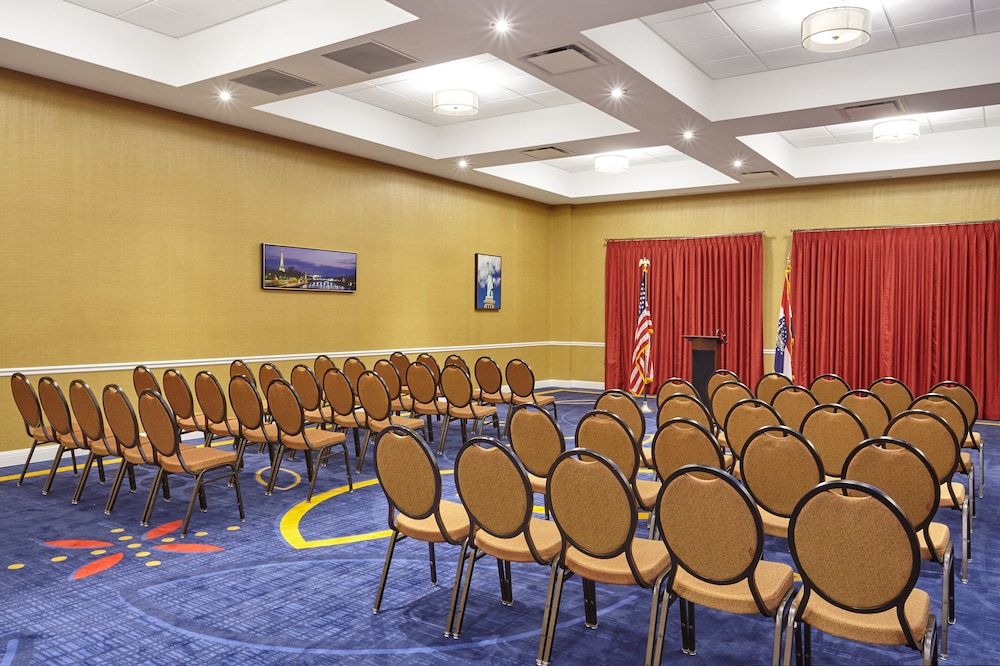 Holiday Inn Express Hotel And Suites Columbia Univ Area Hwy 63 63/63