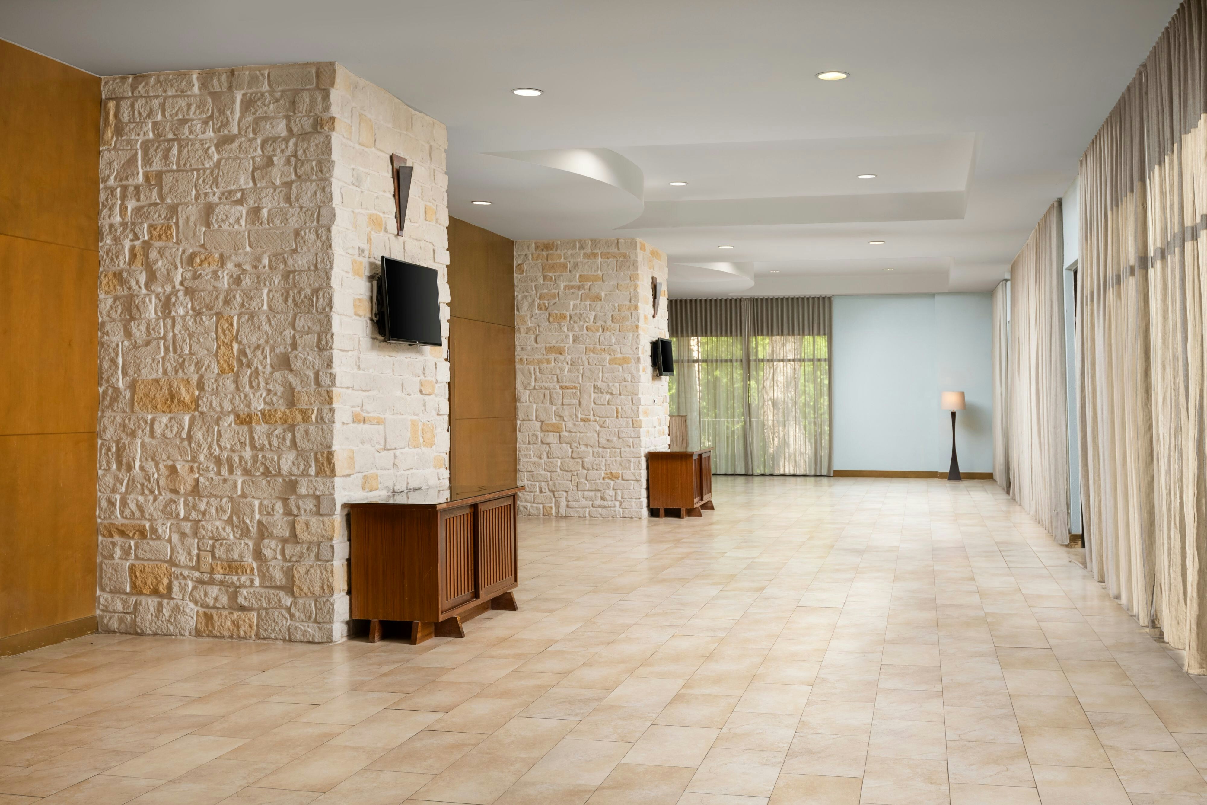Courtyard New Braunfels River Village 18/78
