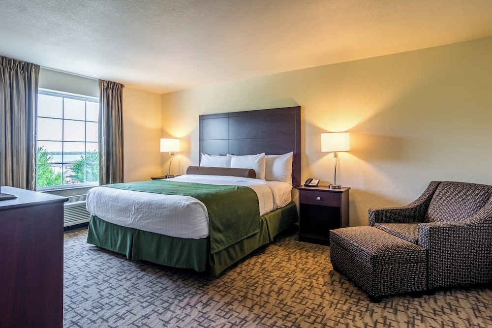 SUITE, MULTIPLE BEDS