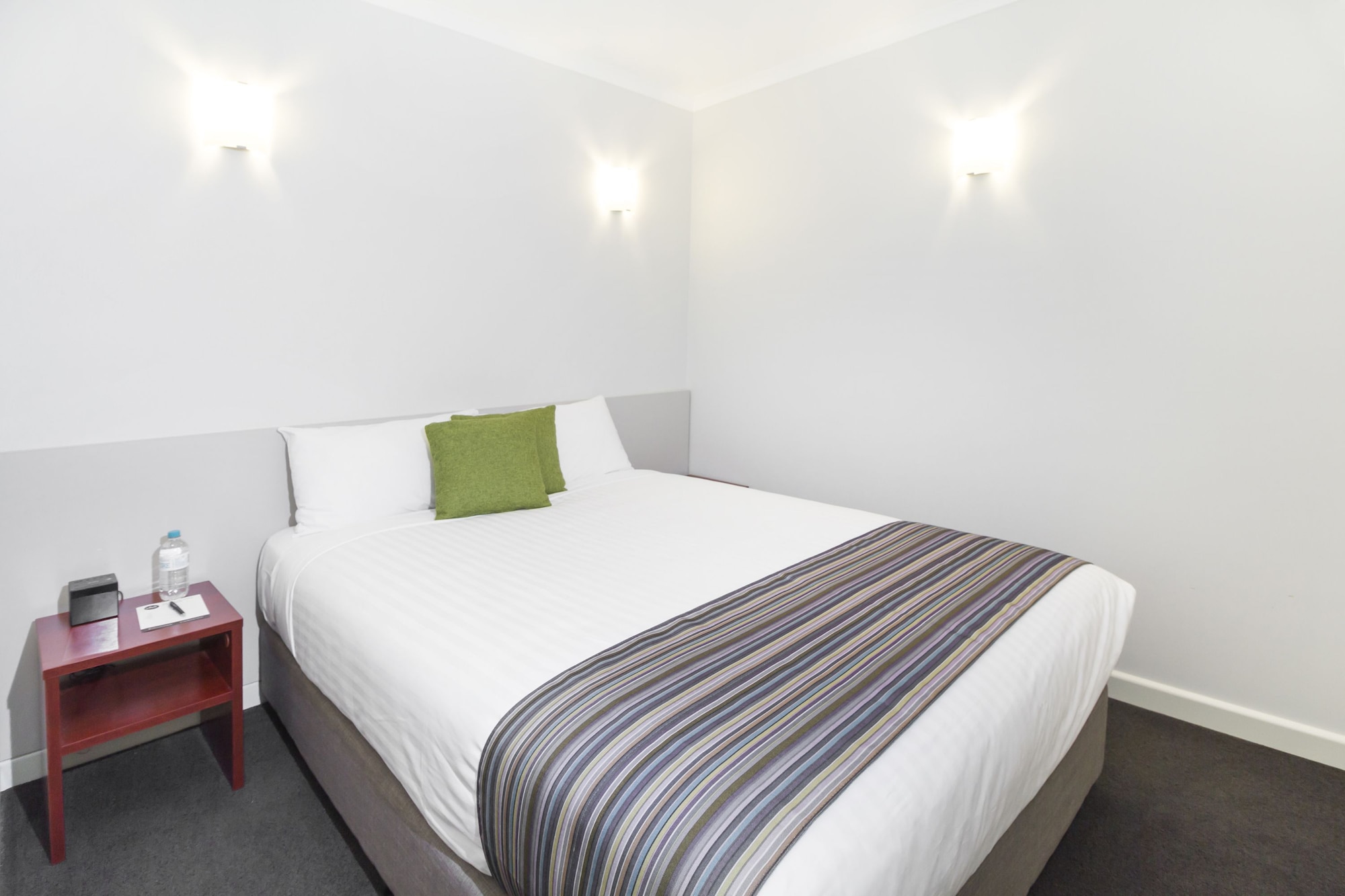 2 Bedrooms, Open Plan, Apartment, Queen and Twin Beds, ABODE NARRABUNDAH 4/8