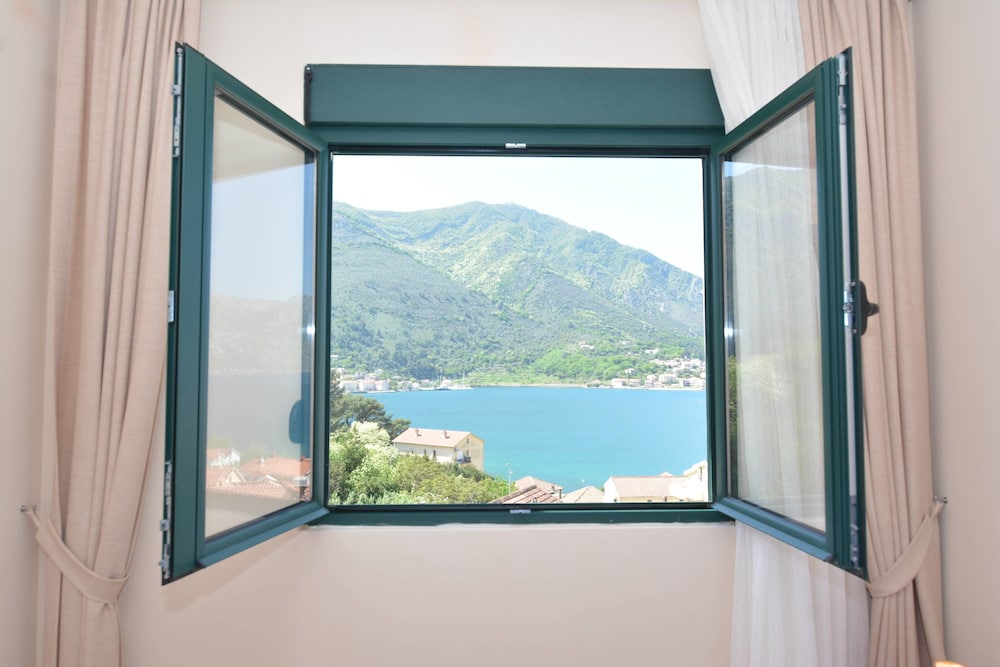 Apartments Dobrotski Dvori 15/64