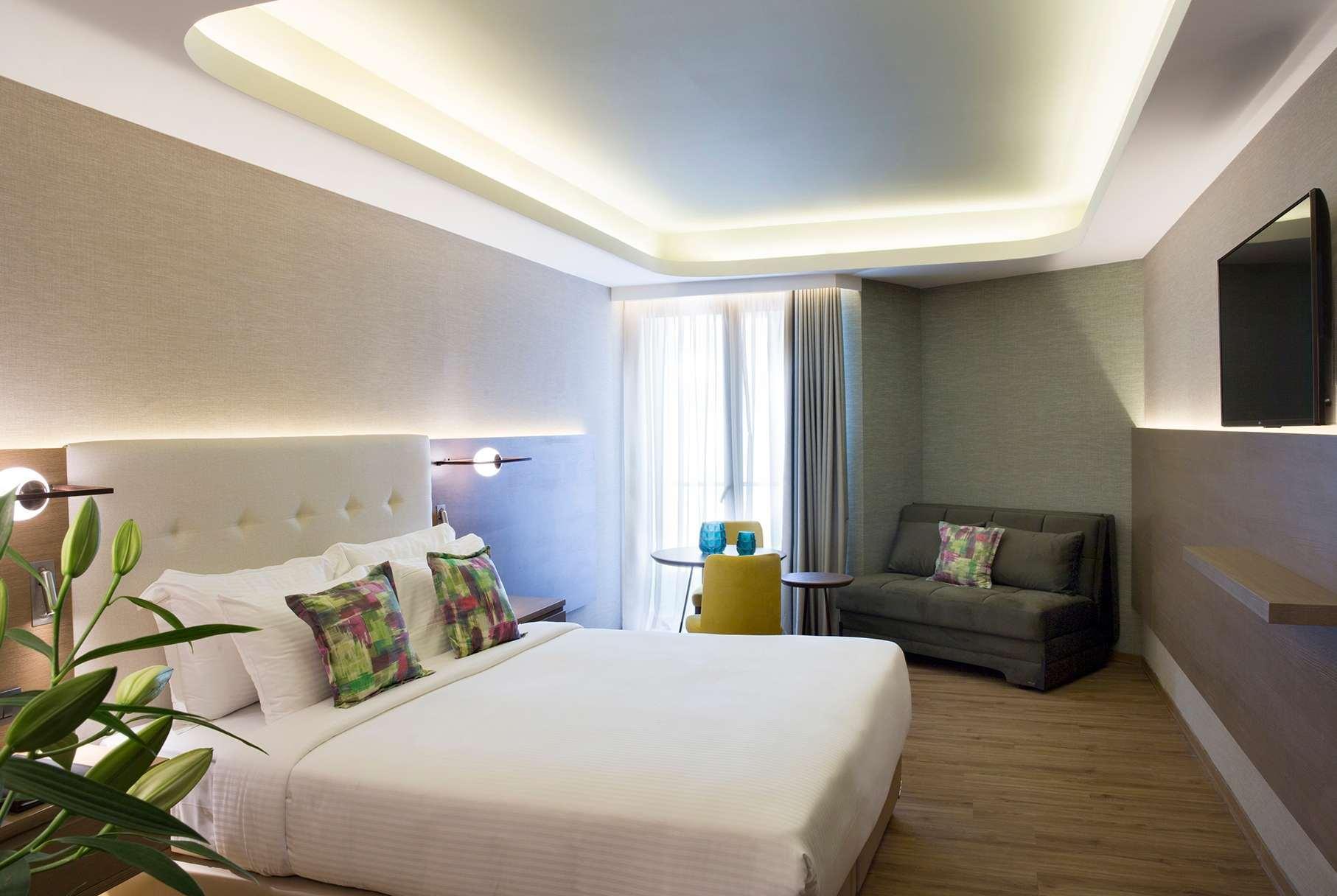 junior suite, atrium view