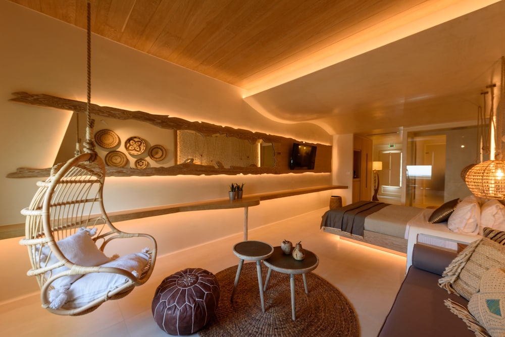 Divelia East Suites 37/48