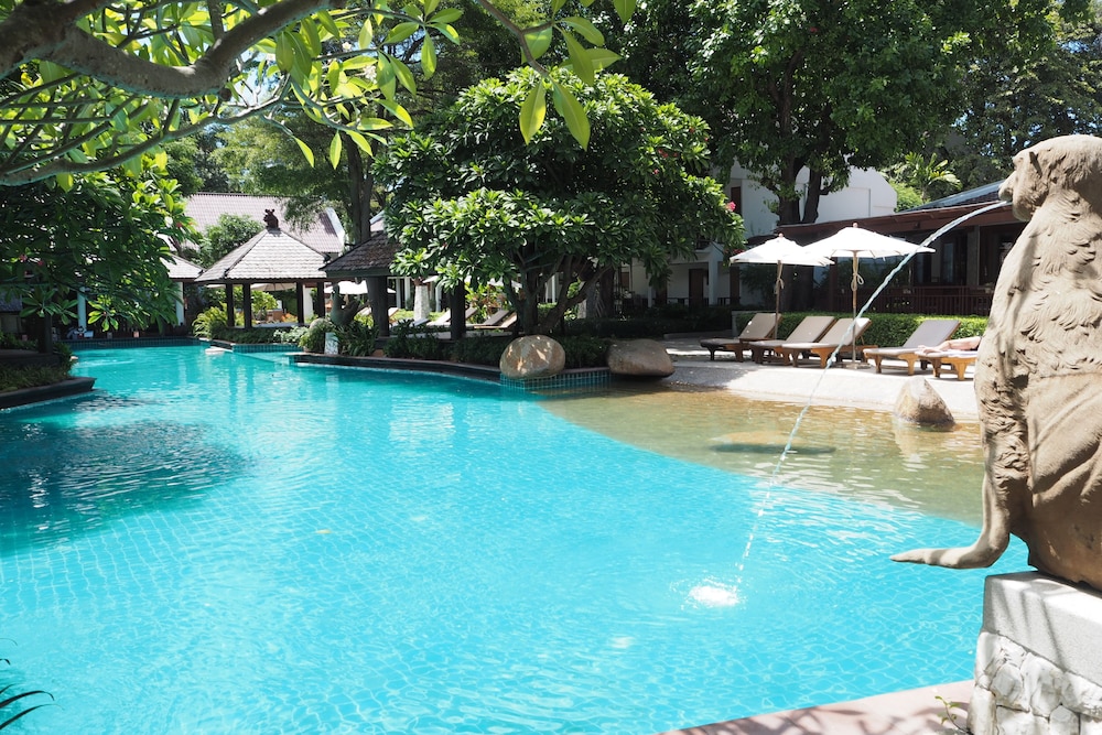 Woodlands Hotel And Resort 8/65