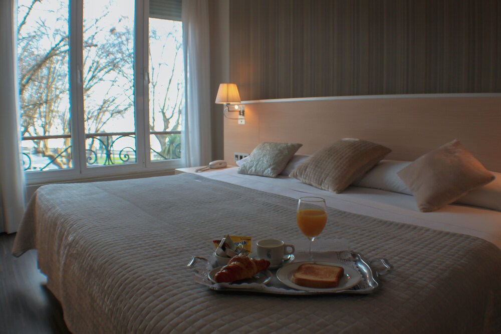 Hotel Asturias 8/31