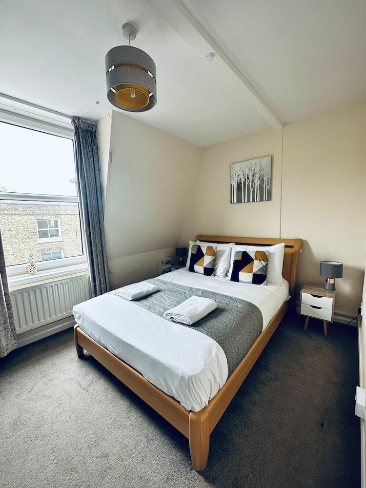 Regent Hotel 6/50