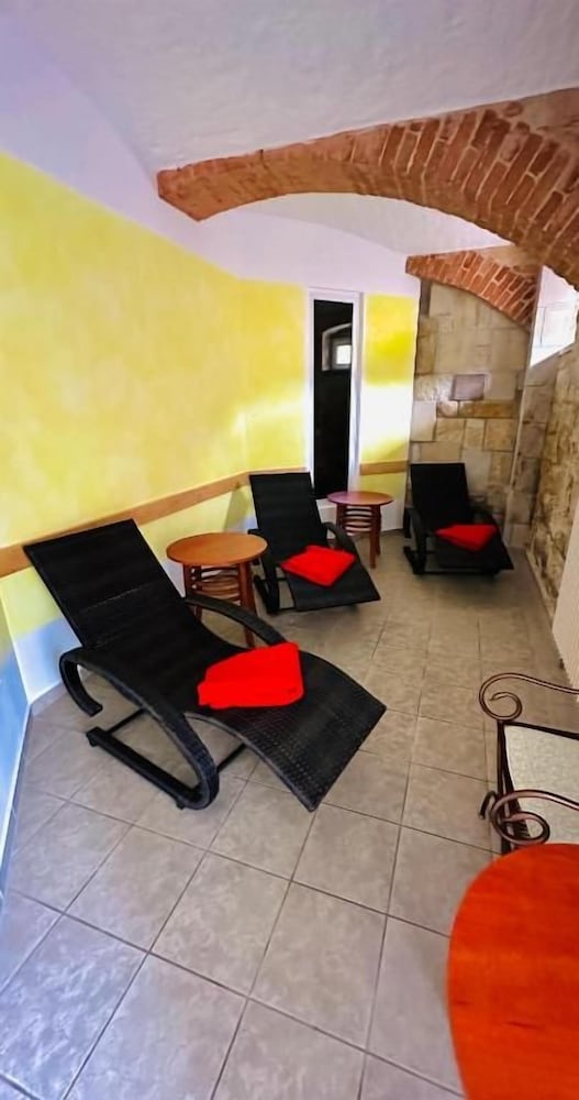Hotel Erbgericht Krippen 23/50