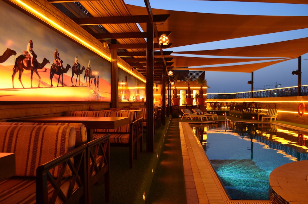 swimming pool spa