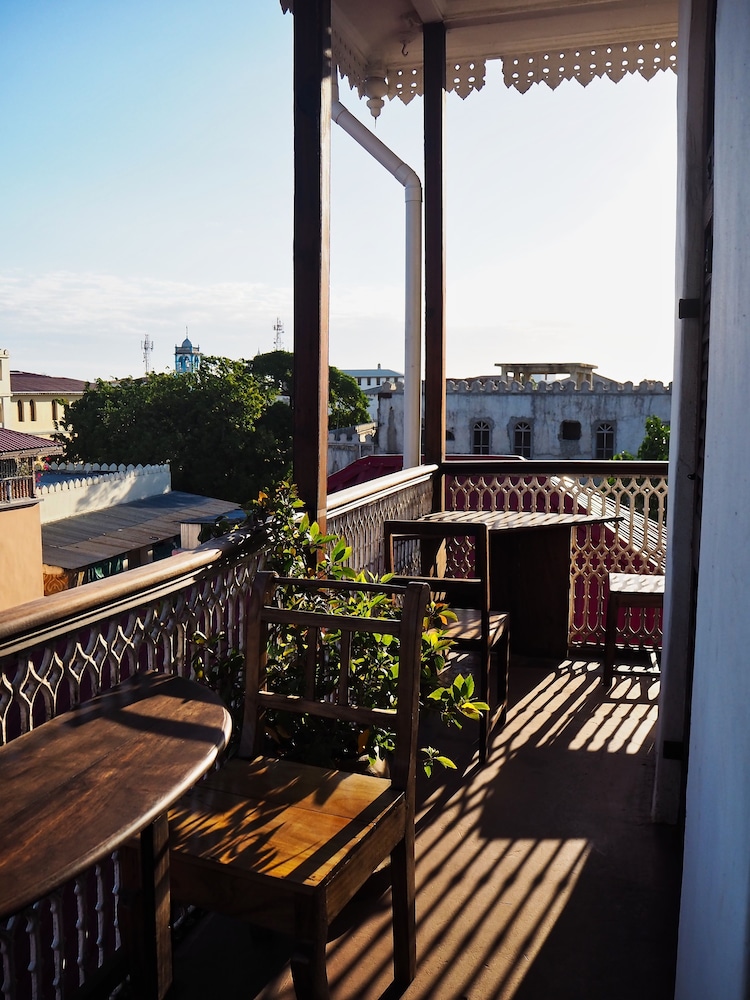 Zanzibar Coffee House 40/50