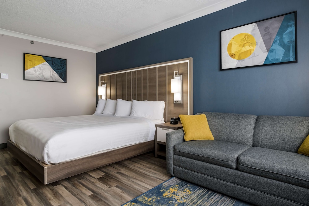 Crowne Plaza Saint John Harbour View by IHG 10/74