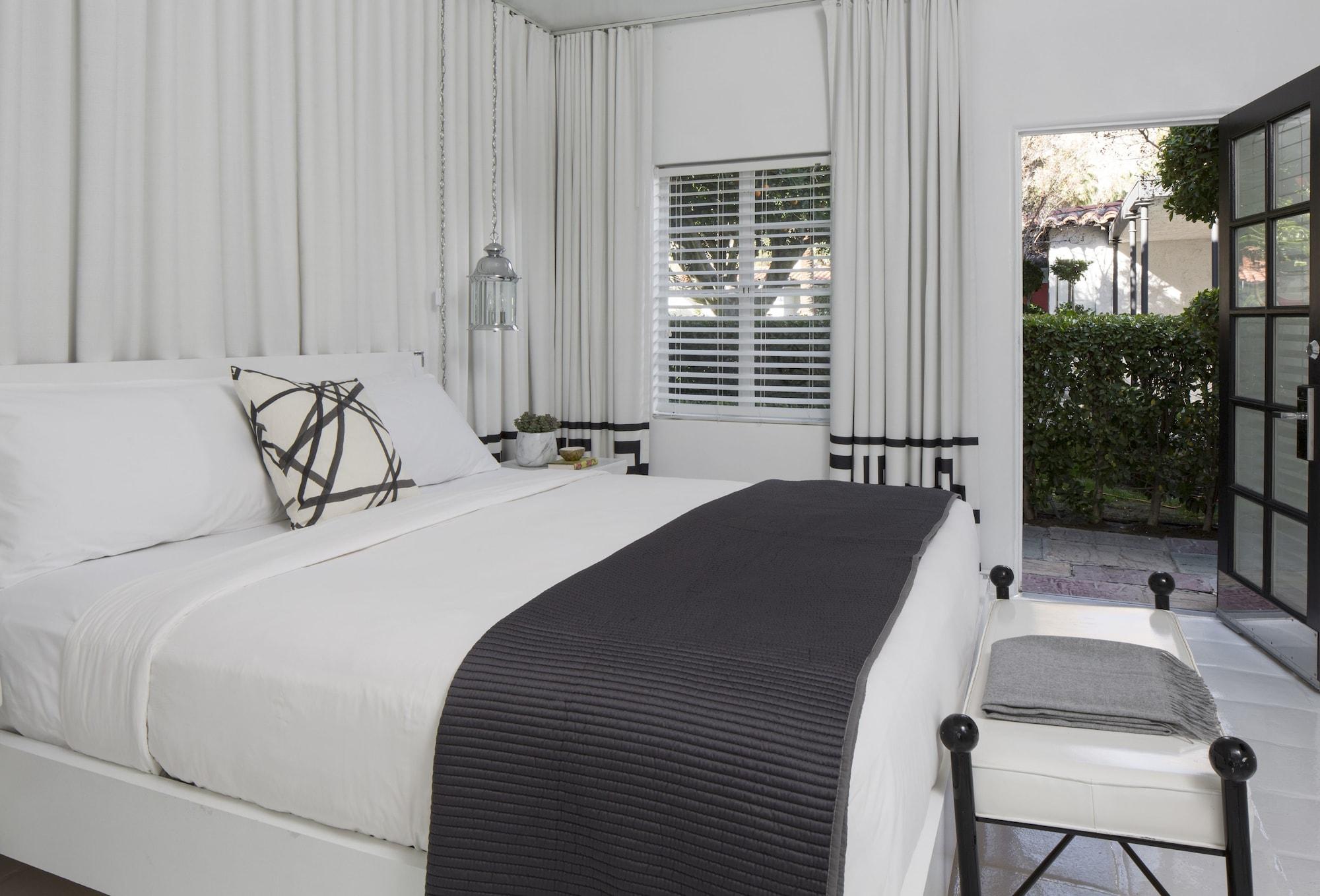 Courtyard, Premium, Studio