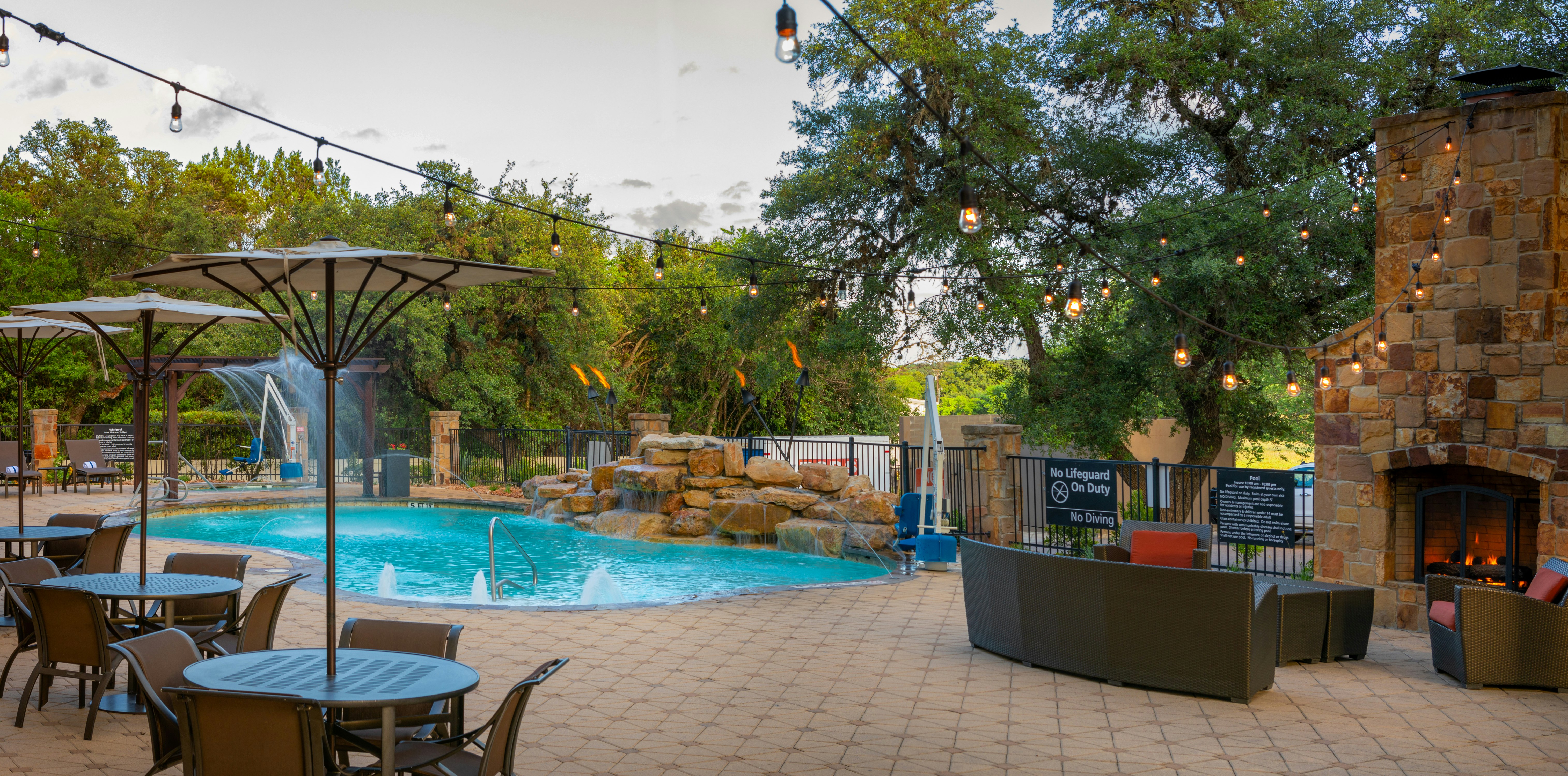 Hampton Inn Suites Boerne 60/63