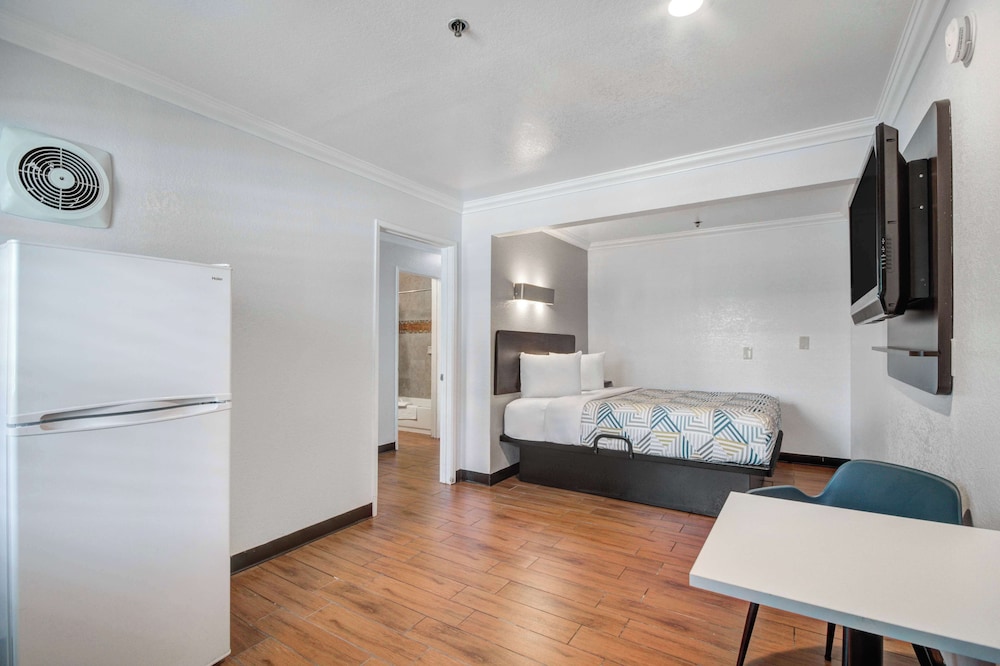 Motel6 Ontario, CA - Convention Center Airport 43/62