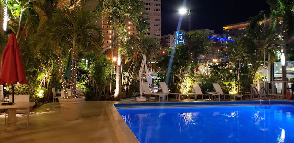 Ocean Mile Hotel 14/65