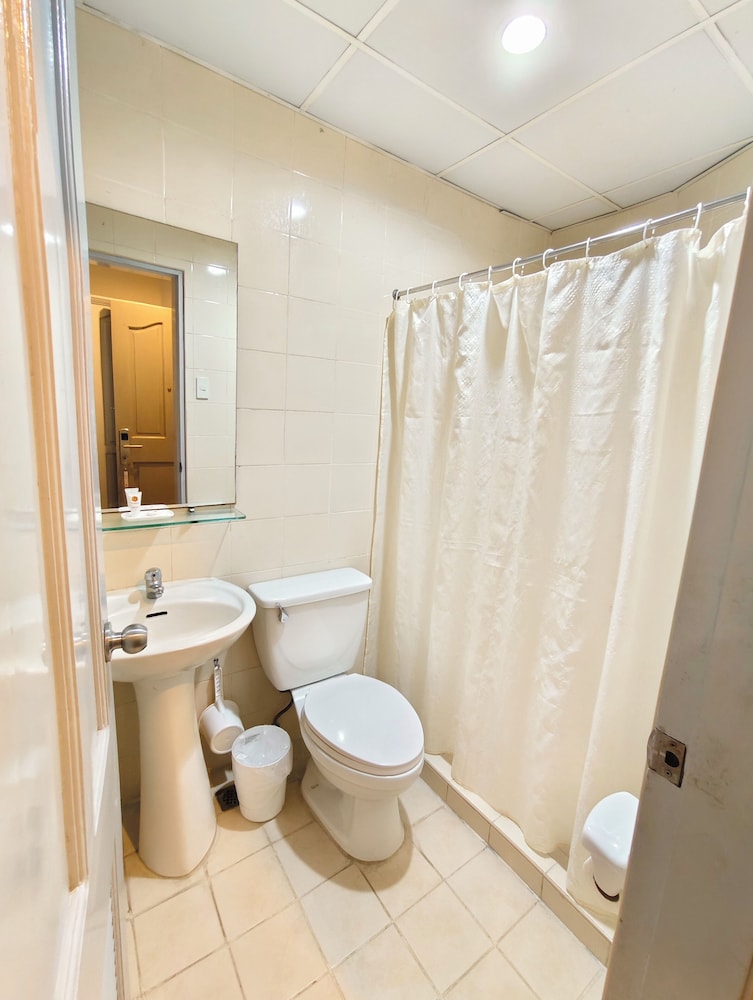 Casa Leticia Business Inn 57/57