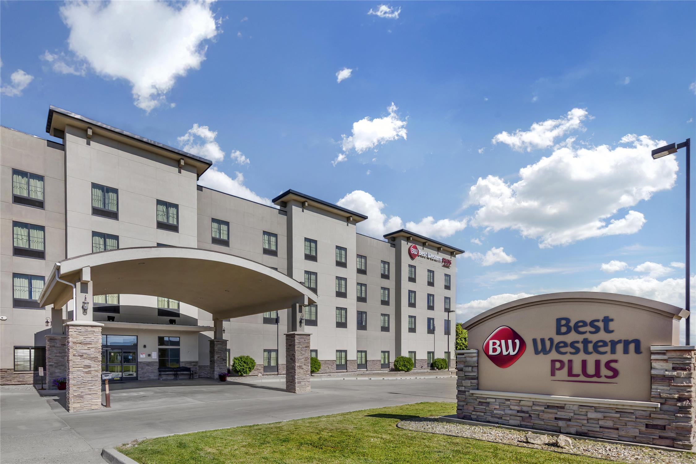 Best Western Plus Williston Hotel & Suites 49/50