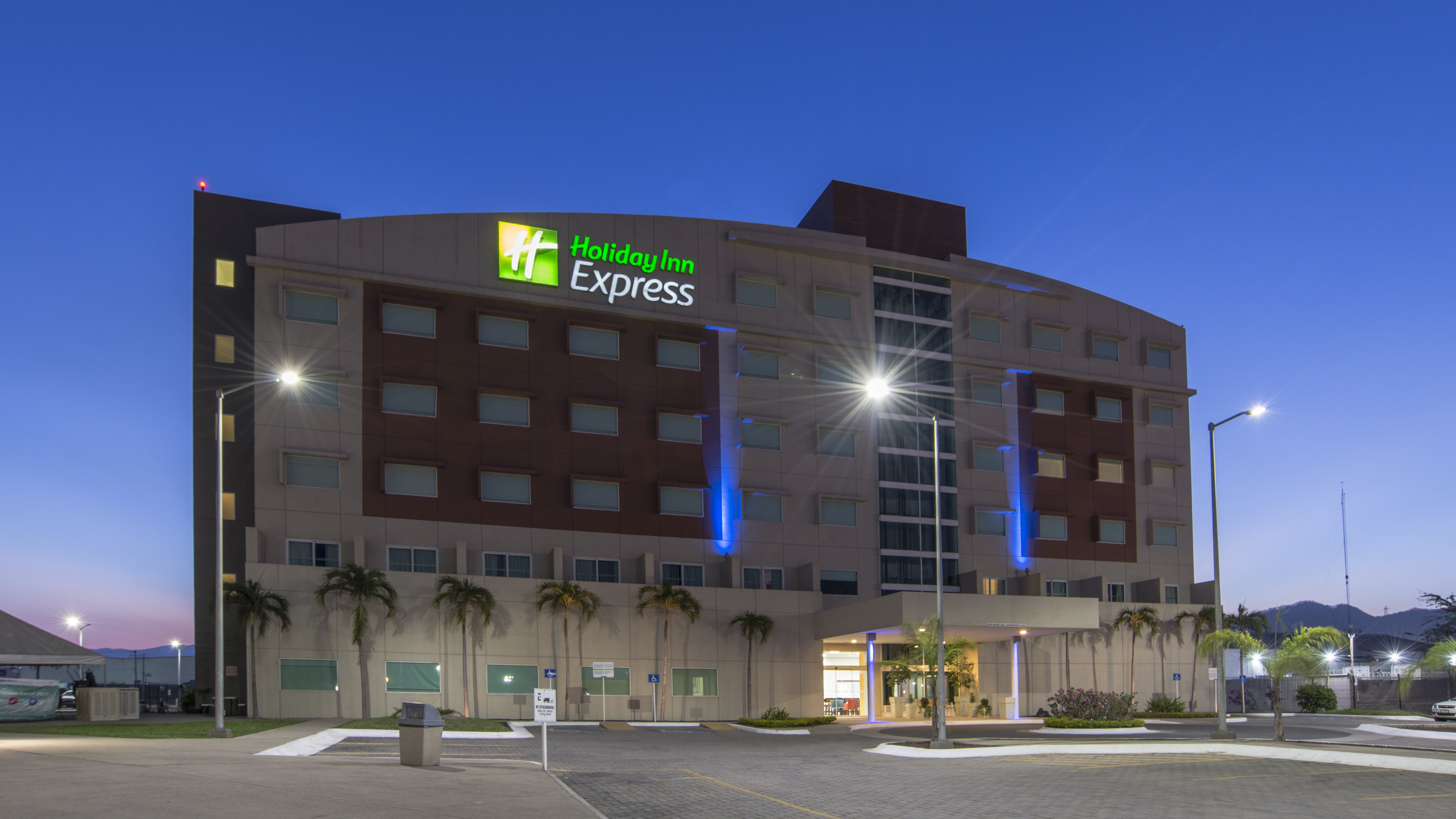 Holiday Inn Express Manzanillo 3/50
