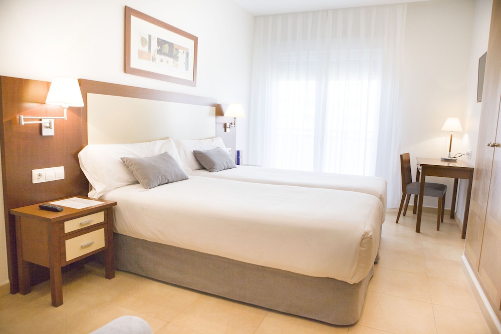 ALBUFERA APARTHOTEL 4/28