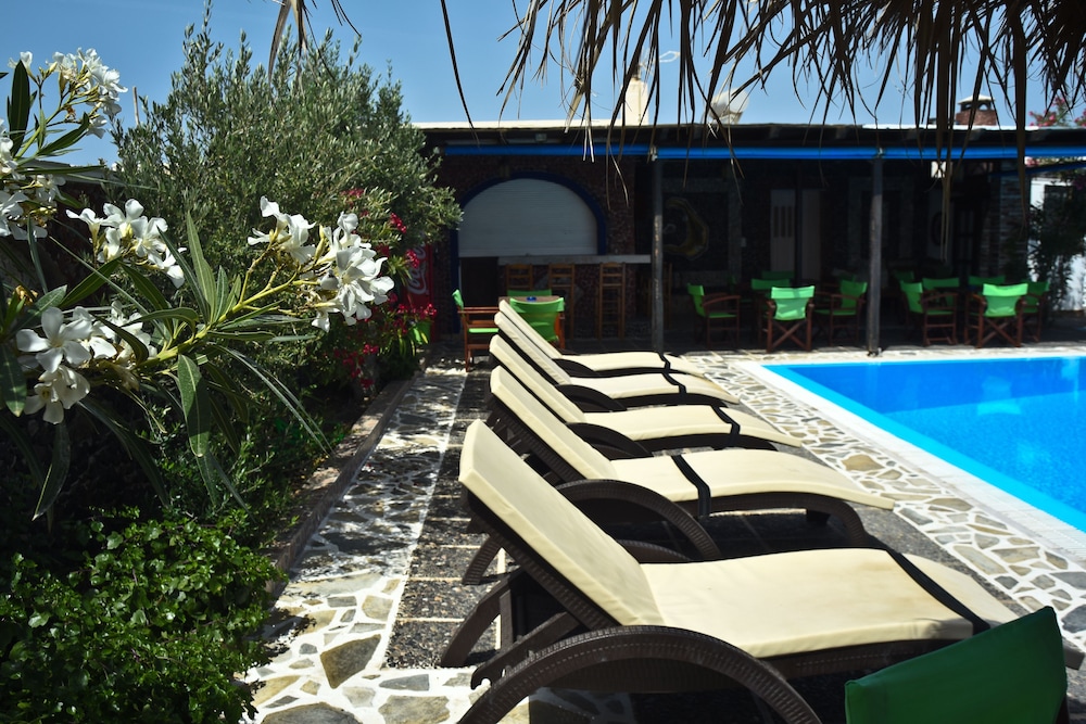 Holiday Beach Resort 44/50