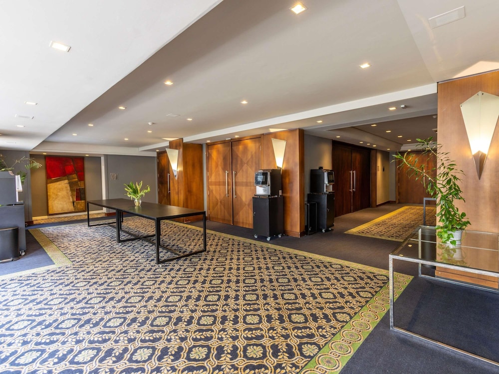 Grand Mercure Curitiba Rayon 7/50