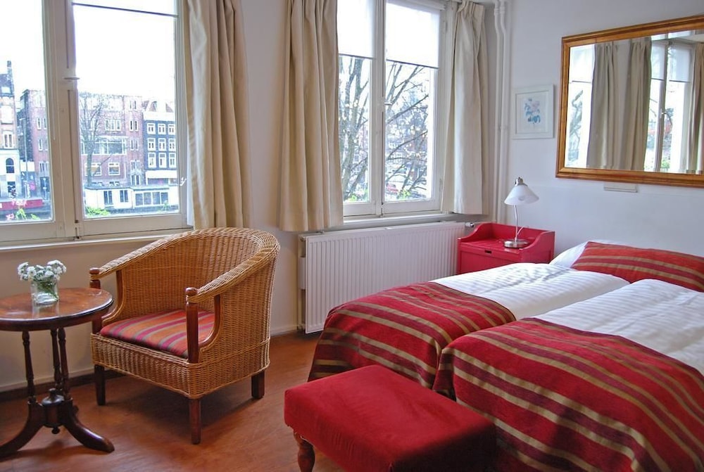 ROOM, TWIN BEDS, CANAL VIEW