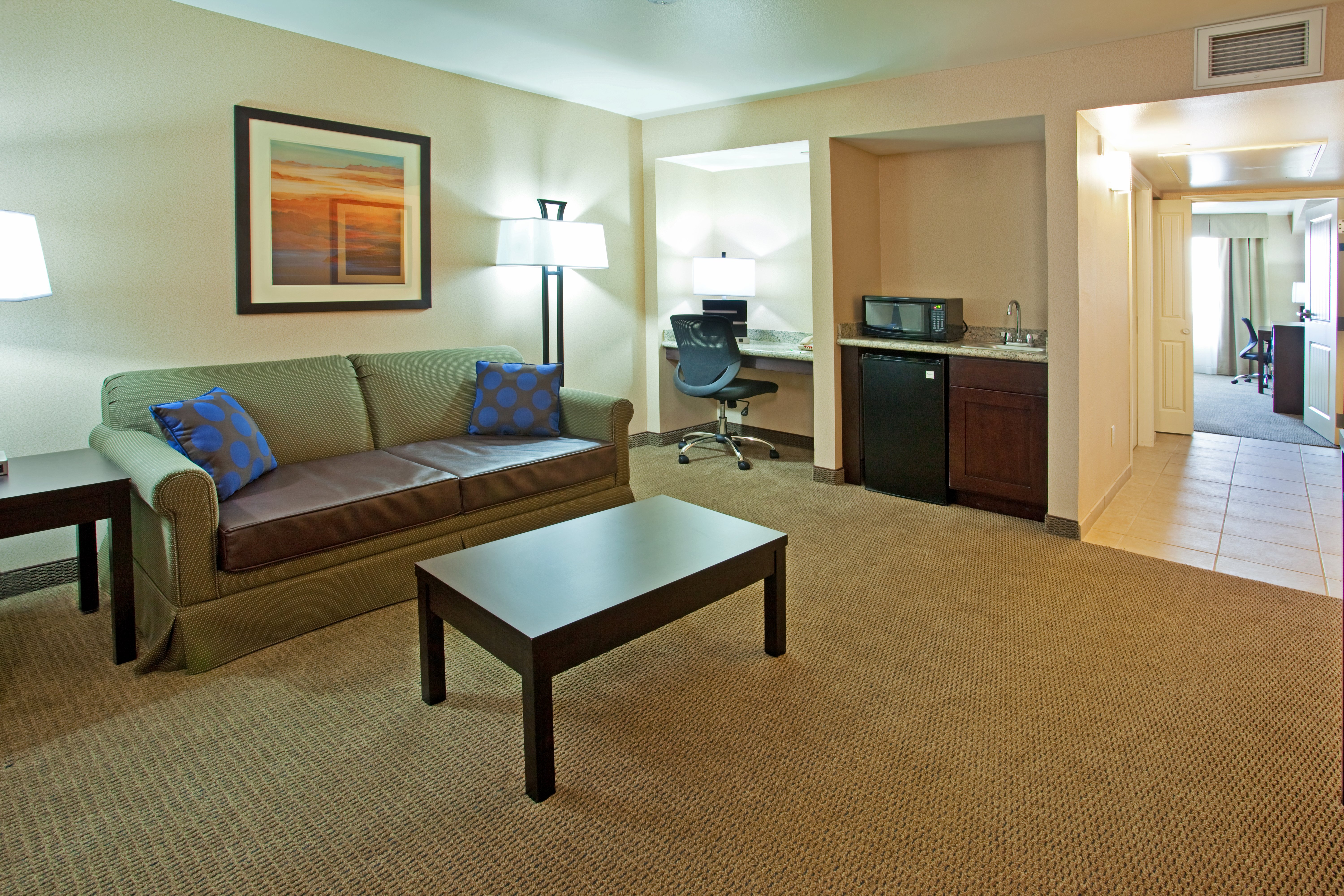 Holiday Inn & Suites Phoenix Airport 45/79