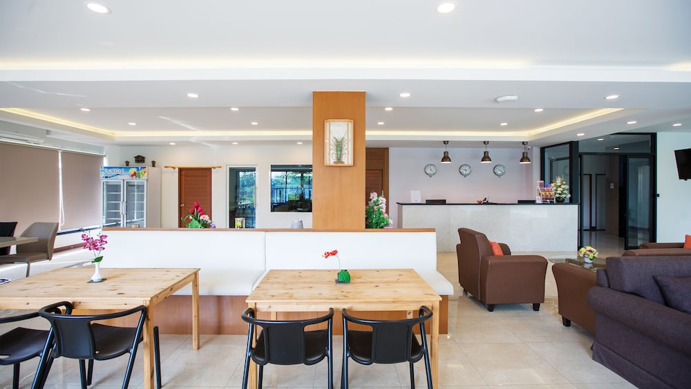 B2 Sriracha Premier Hotel 31/34