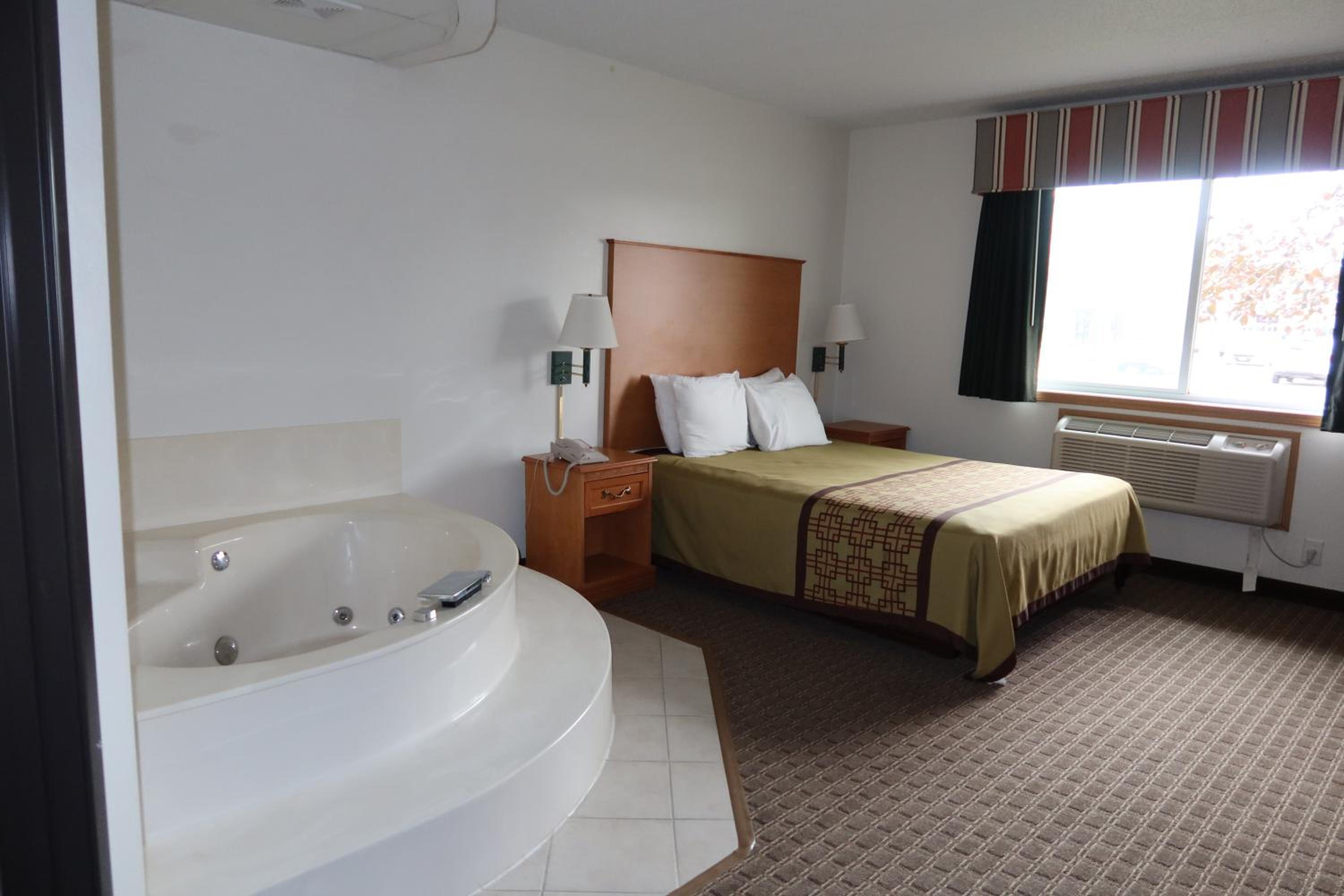 Superior, Queen Bed