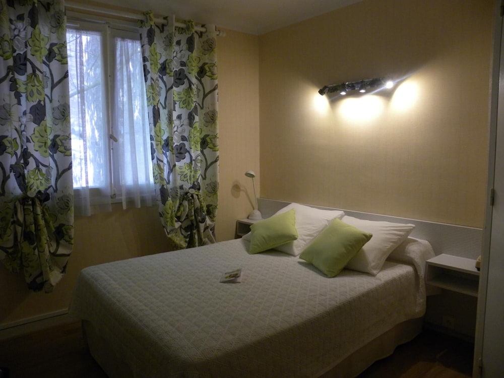 Hôtel Le Cambronne 5/25