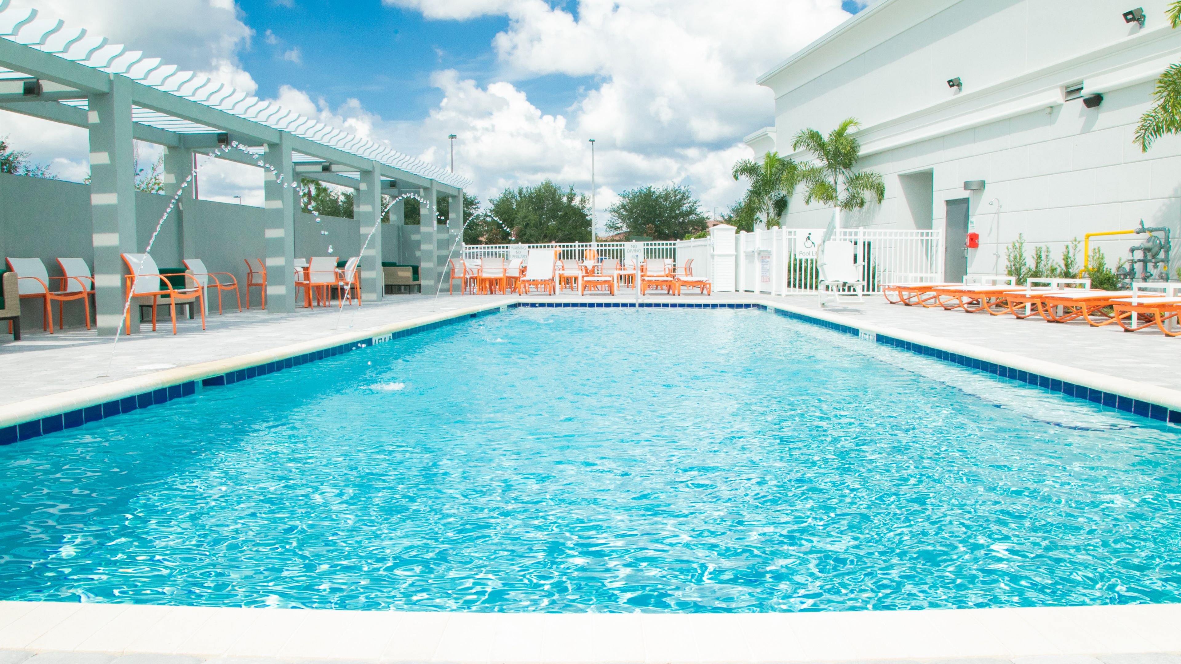 Holiday Inn & Suites Orlando I-Drive - Theme Parks 40/77