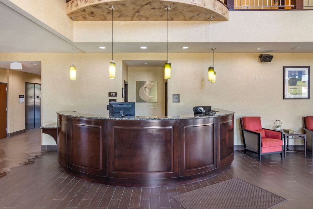 Comfort Suites Manhattan 10/43